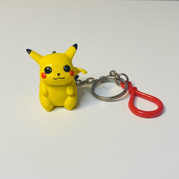 Vintage 1999 POKEMON PIKACHU FIGURE Keychain Toy Collectible - Picture 2 of 6
